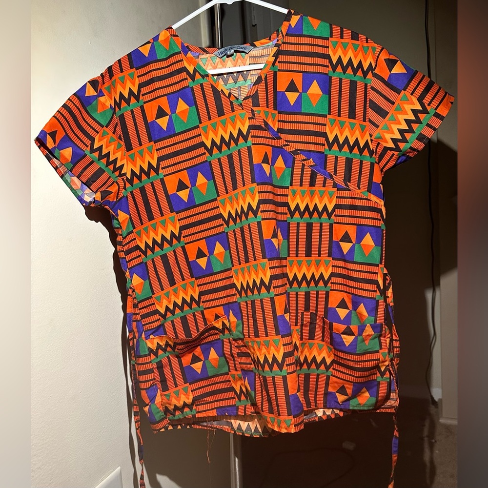 Medium Women’s Scrub Top